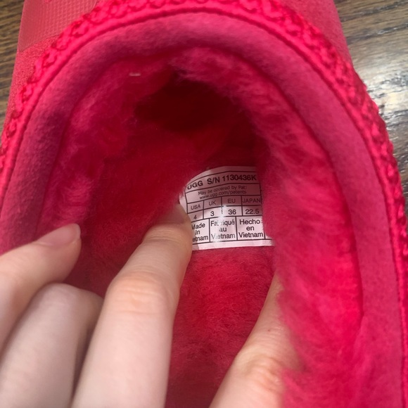 New Ugg Tasman II Scatter Graphic Slipper Shoe Red Kids US Size 4 - Picture 11 of 11